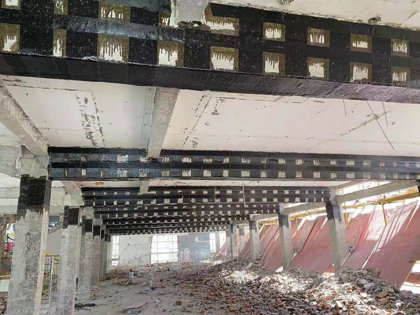 东坡碳纤维加固对症处理好房屋